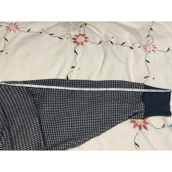 American Eagle Outfitters Big Hug V-Neck Waffle‎ Knit Sweatshirt Oversized Sz S - Picture 10 of 10